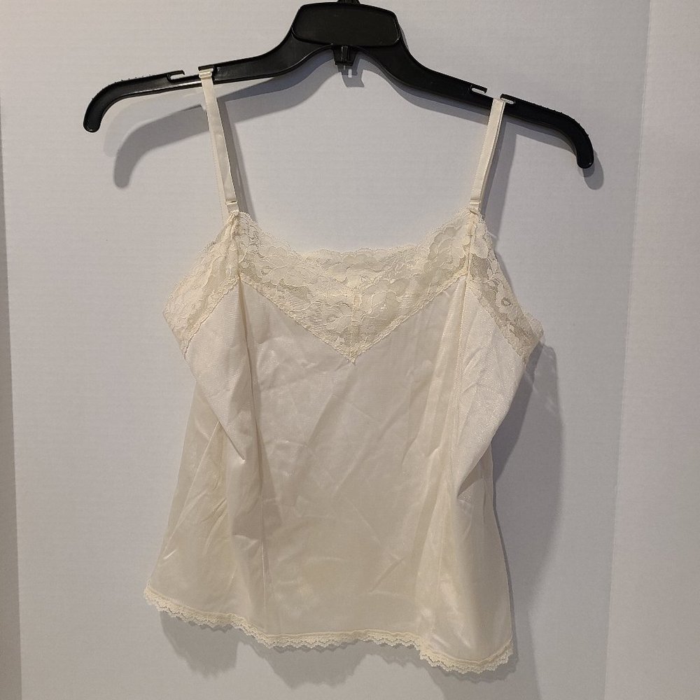 Medium-Vintage Women's Ivory Mel-Lin 100% Nylon Camisole Lace Adjustable Straps